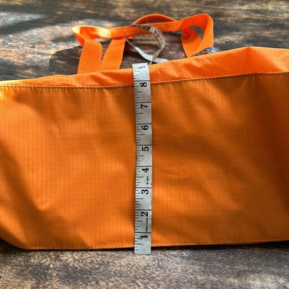 Baggallini orange carry all nylon tote large with pink lining - Picture 13 of 14